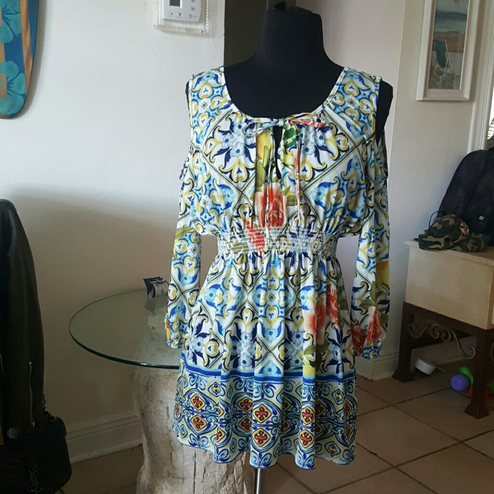 NWOT Boston Proper beautiful top Size M